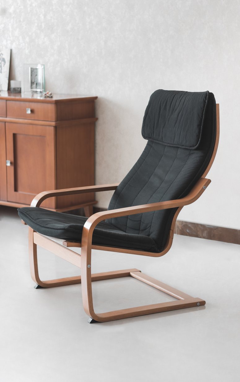 Chaise de salon Ikea Poäng cuir avec repose pied