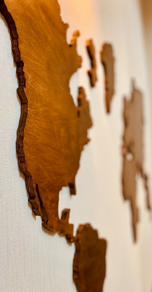 carte du monde en bois pour affichage au mur